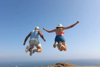 Voyage en famille : rester connecté et organisé sans stress