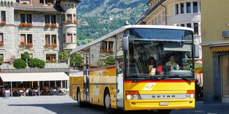 Faire appel à une compagnie de location de bus : quels avantages ?