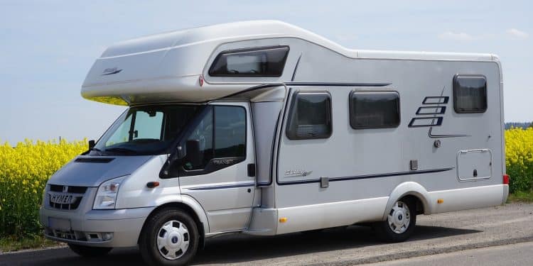 Voyager en camping-car : que faut-il faire ?